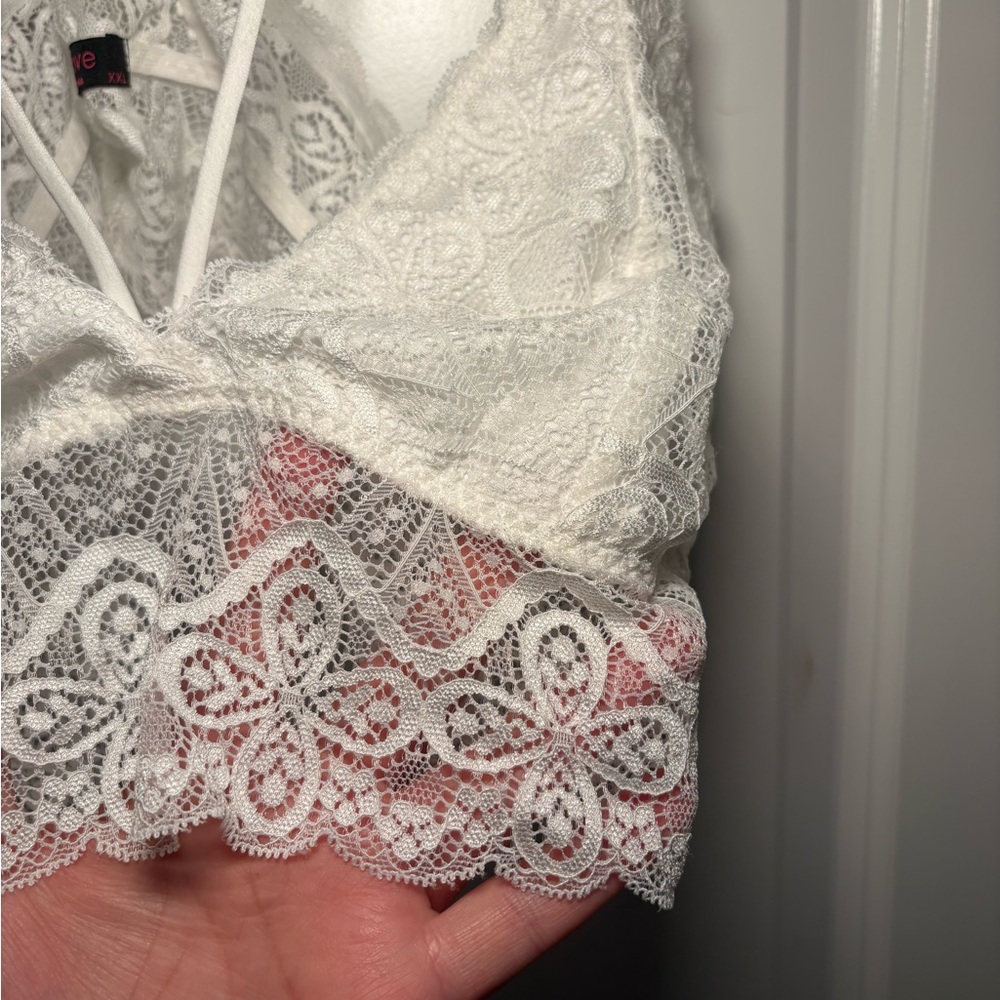 White Lace Satin Bralette Women’s Triangle Bra Soft Cup Wireless Minimal Feminin - Picture 3 of 6